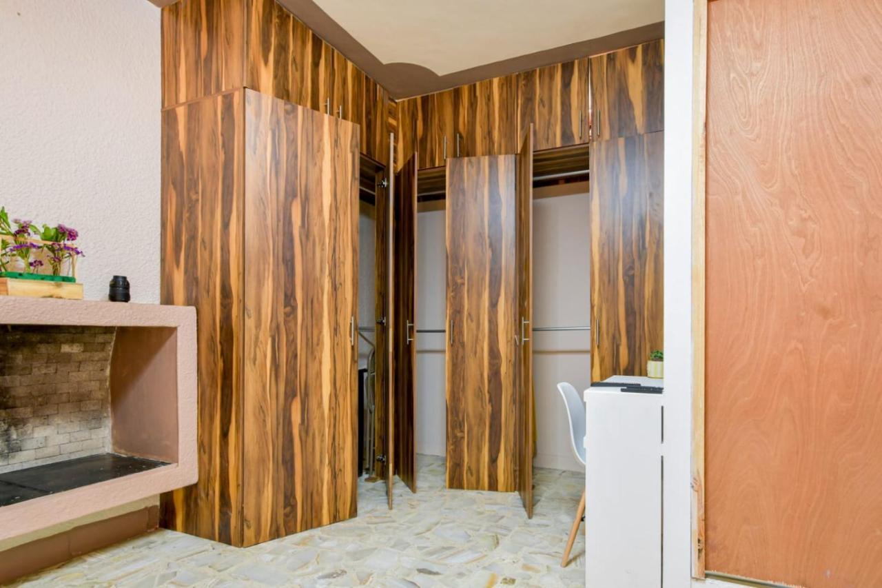 Hostal Vitta Guadalajara Buitenkant foto