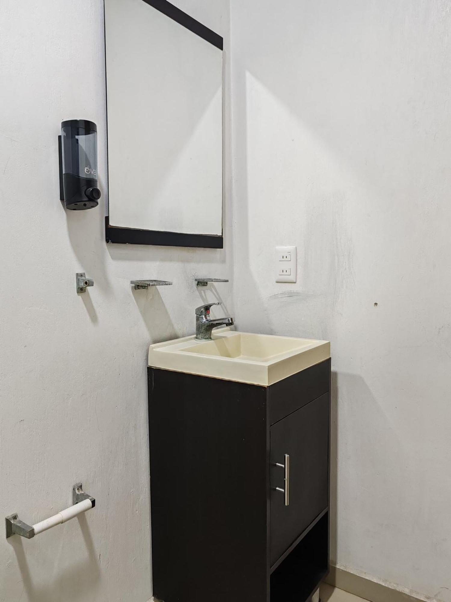 Hostal Vitta Guadalajara Buitenkant foto