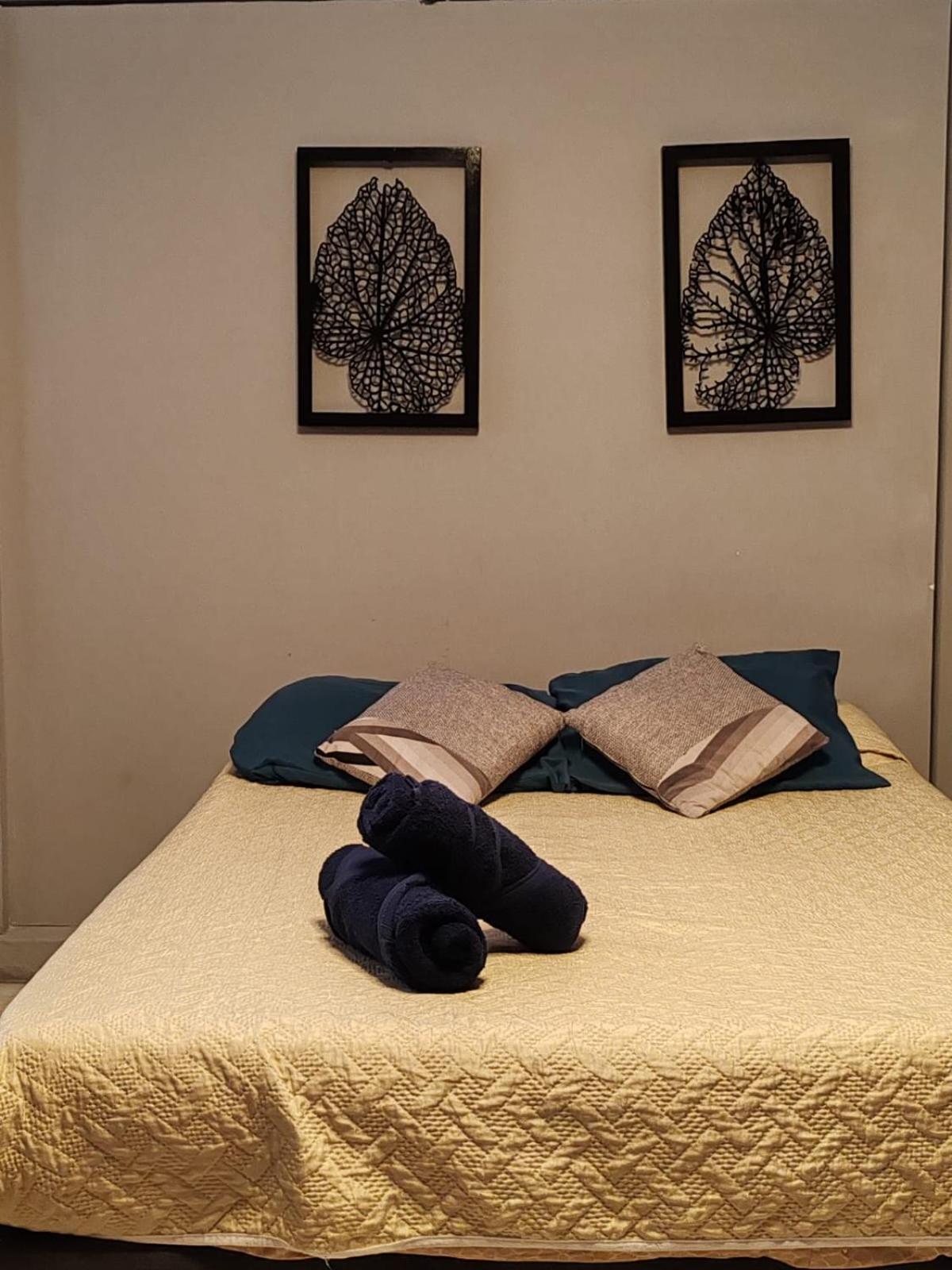 Hostal Vitta Guadalajara Buitenkant foto